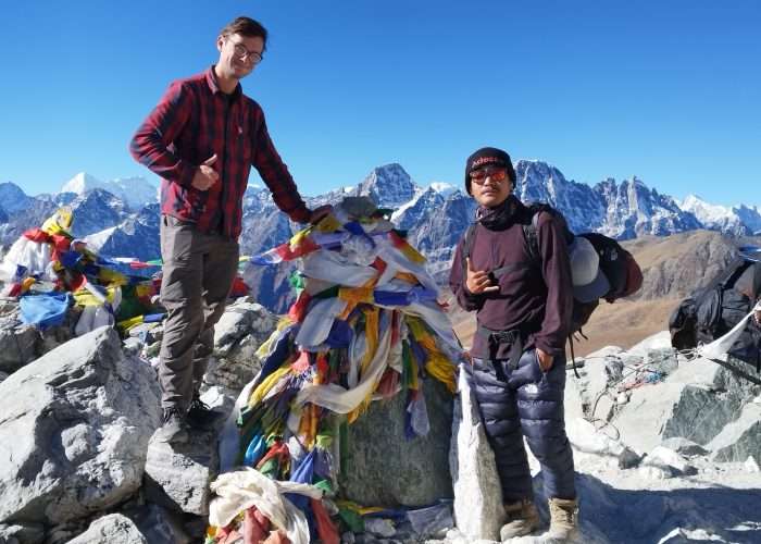 Gokyo Valley Chola Pass With Everest Base Camp