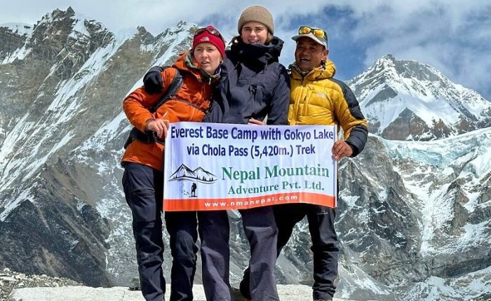 everest base camp chola pass gokyo lake